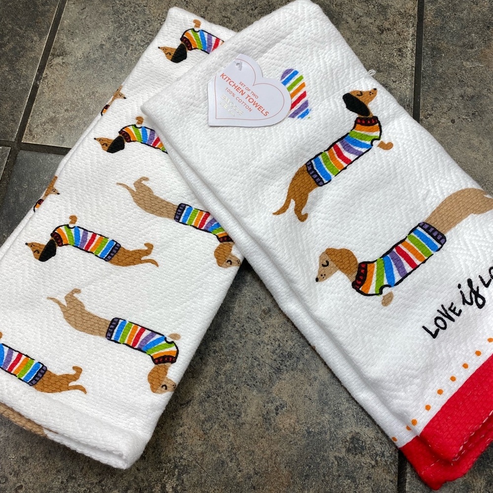 NEW Envogue Set of 2 Love is Love Kitchen Towels